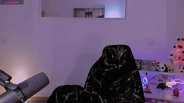 SofiRusselle online show from 12/31/24, 06:24