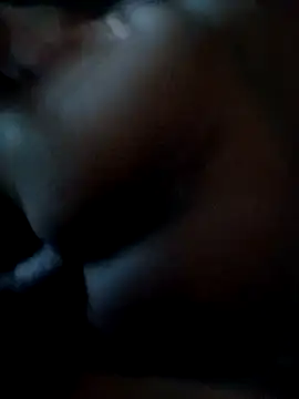 Snapshot of yellowwetfox chatting on 10/25/25, 01:45 yellowwetfox online show from 10/25/25, 01:45