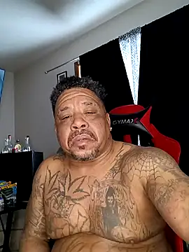 Snapshot of yellowwetfox chatting on 01/01/25, 09:20 yellowwetfox online show from 01/01/25, 09:20