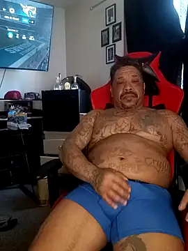 Snapshot of yellowwetfox chatting on 12/28/24, 10:13 yellowwetfox online show from 12/28/24, 10:13