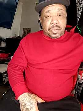 Snapshot of yellowwetfox chatting on 03/01/25, 02:26 yellowwetfox online show from 03/01/25, 02:26