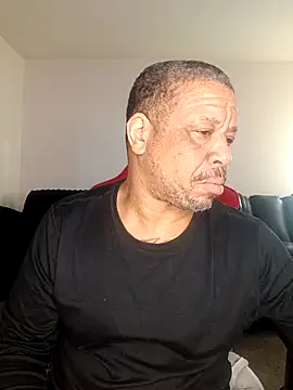 Snapshot of yellowwetfox chatting on 02/12/26, 05:23 yellowwetfox online show from 02/12/26, 05:23