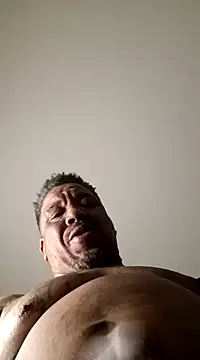 Snapshot of yellowwetfox chatting on 01/05/25, 08:11 yellowwetfox online show from 01/05/25, 08:11