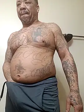 Snapshot of yellowwetfox chatting on 03/01/26, 04:45 yellowwetfox online show from 03/01/26, 04:45