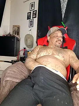 Snapshot of yellowwetfox chatting on 03/01/25, 11:17 yellowwetfox online show from 03/01/25, 11:17