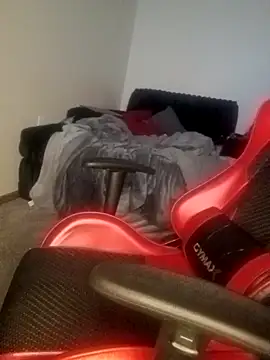 Snapshot of yellowwetfox chatting on 02/07/26, 04:42 yellowwetfox online show from 02/07/26, 04:42