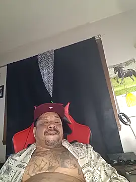 Snapshot of yellowwetfox chatting on 03/02/25, 01:31 yellowwetfox online show from 03/02/25, 01:31