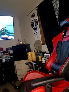 Snapshot of yellowwetfox chatting on 01/07/25, 04:08 yellowwetfox online show from 01/07/25, 04:08