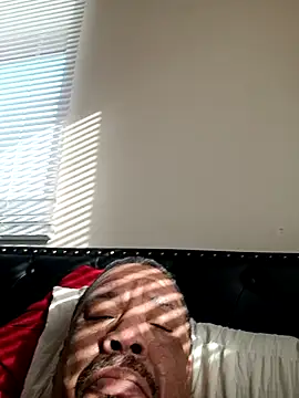 Snapshot of yellowwetfox chatting on 02/28/26, 03:55 yellowwetfox online show from 02/28/26, 03:55