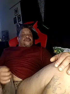 Snapshot of yellowwetfox chatting on 01/19/25, 03:29 yellowwetfox online show from 01/19/25, 03:29