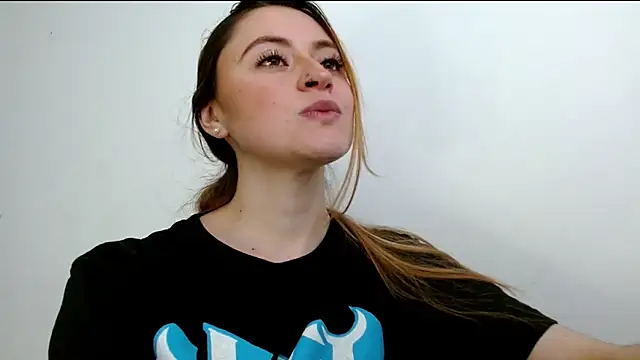 Juls winter  online show from 05/30/26, 06:46