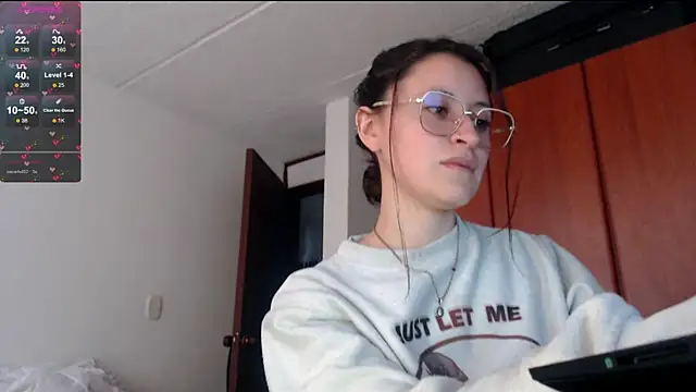 Juls winter  online show from 02/16/25, 07:05