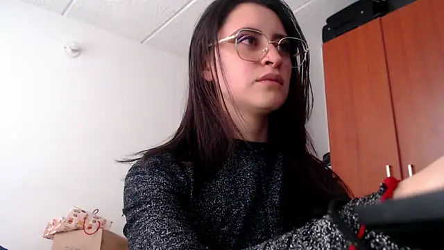 Juls winter  online show from 03/07/25, 04:00