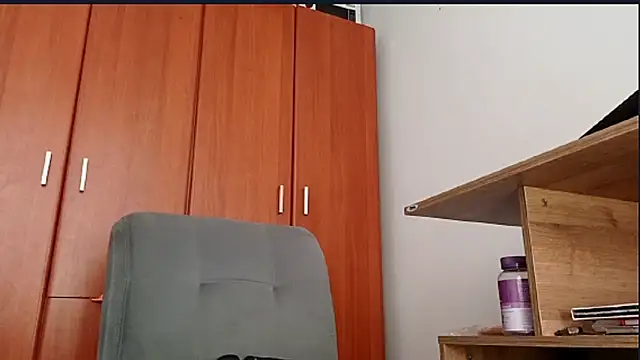 Juls winter  online show from 01/05/26, 06:44