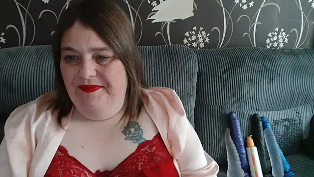 Snapshot of HouseWifeWhore_Milf chatting on 09/23/25, 12:23 HouseWifeWhore Milf online show from 09/23/25, 12:23