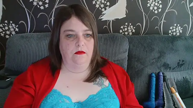 Snapshot of HouseWifeWhore_Milf chatting on 09/18/25, 03:59 HouseWifeWhore Milf online show from 09/18/25, 03:59