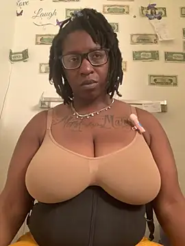 Snapshot of markquanna chatting on 06/20/26, 09:20 markquanna online show from 06/20/26, 09:20
