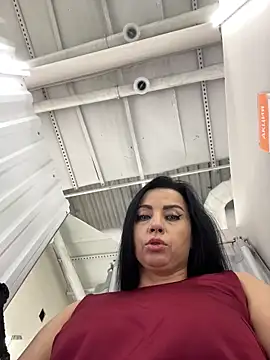 CrazzyChicks online show from 10/31/25, 07:49