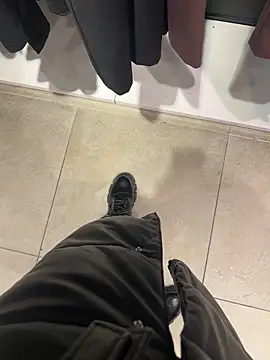 CrazzyChicks online show from 11/27/25, 07:42