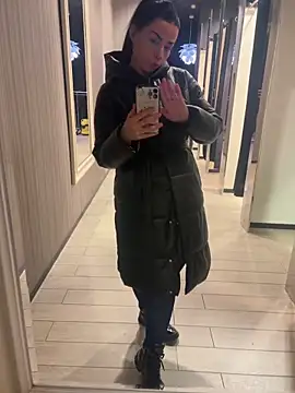 CrazzyChicks online show from 03/01/26, 07:30