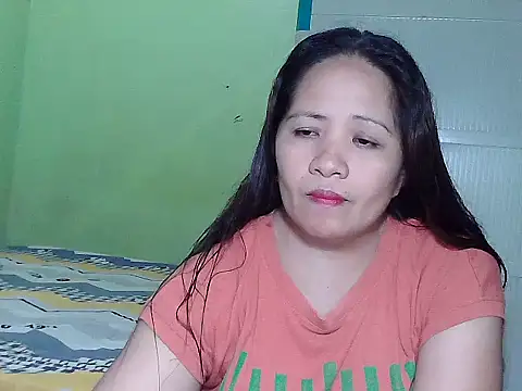 Snapshot of sweetlady_pinay chatting on 10/10/25, 05:08 sweetlady pinay online show from 10/10/25, 05:08