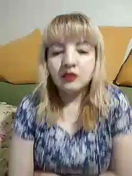 Snapshot of stefanyharper16 chatting on 09/17/25, 10:01 stefanyharper16 online show from 09/17/25, 10:01