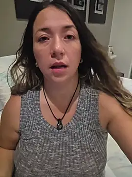 Snapshot of isabella_rossse chatting on 07/17/26, 10:18 isabella rossse online show from 07/17/26, 10:18