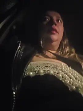 isabella rossse online show from 11/18/25, 11:59