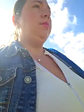 isabella rossse online show from 02/20/26, 11:45