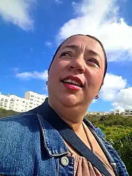 isabella rossse online show from 02/25/26, 12:49