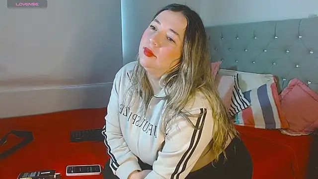 isabella rossse online show from 11/27/25, 01:00