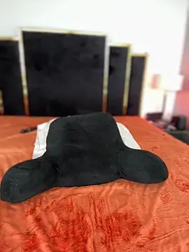 KarissaChantelle online show from 01/01/25, 12:11