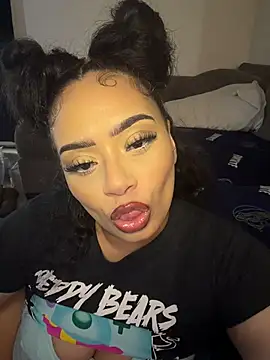 CarmelaAnthony online show from 10/29/25, 04:06