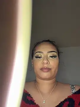 Snapshot of CarmelaAnthony chatting on 02/19/26, 05:43 CarmelaAnthony online show from 02/19/26, 05:43