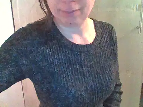 Moi Lina online show from 10/26/25, 10:54