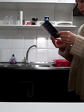 Moi Lina online show from 11/05/25, 02:09