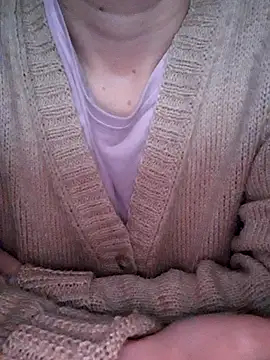 Moi Lina online show from 11/16/25, 01:27