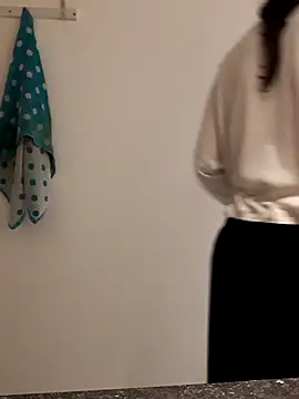 Moi Lina online show from 12/21/25, 12:40