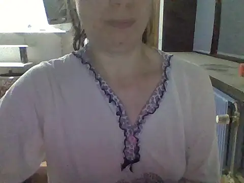 Snapshot of Moi_Lina chatting on 09/14/25, 09:59 Moi Lina online show from 09/14/25, 09:59