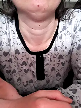 Snapshot of Moi_Lina chatting on 10/06/25, 11:22 Moi Lina online show from 10/06/25, 11:22