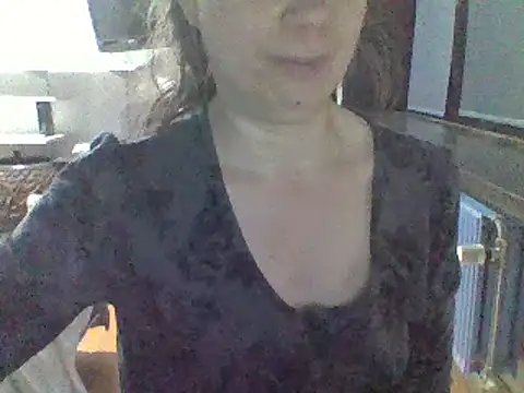 Snapshot of Moi_Lina chatting on 10/05/25, 10:11 Moi Lina online show from 10/05/25, 10:11