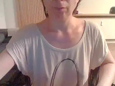Moi Lina online show from 07/17/26, 11:02