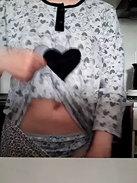 Snapshot of Moi_Lina chatting on 10/07/25, 11:22 Moi Lina online show from 10/07/25, 11:22