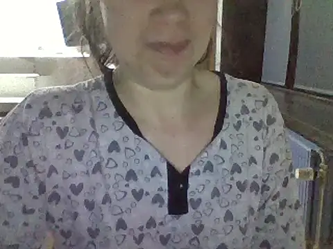 Snapshot of Moi_Lina chatting on 10/17/25, 09:38 Moi Lina online show from 10/17/25, 09:38