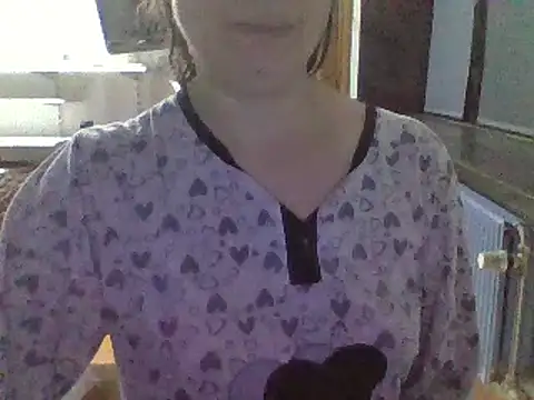 Snapshot of Moi_Lina chatting on 10/19/25, 11:51 Moi Lina online show from 10/19/25, 11:51