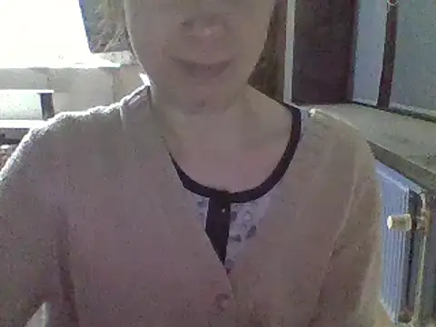 Snapshot of Moi_Lina chatting on 02/02/25, 11:11 Moi Lina online show from 02/02/25, 11:11