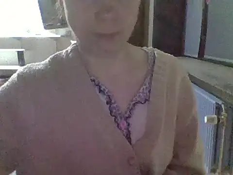 Snapshot of Moi_Lina chatting on 01/27/25, 06:41 Moi Lina online show from 01/27/25, 06:41