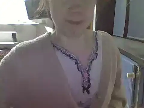 Snapshot of Moi_Lina chatting on 01/08/25, 10:16 Moi Lina online show from 01/08/25, 10:16