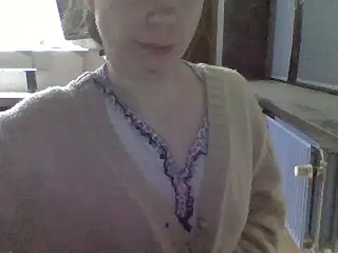 Snapshot of Moi_Lina chatting on 01/17/25, 09:28 Moi Lina online show from 01/17/25, 09:28