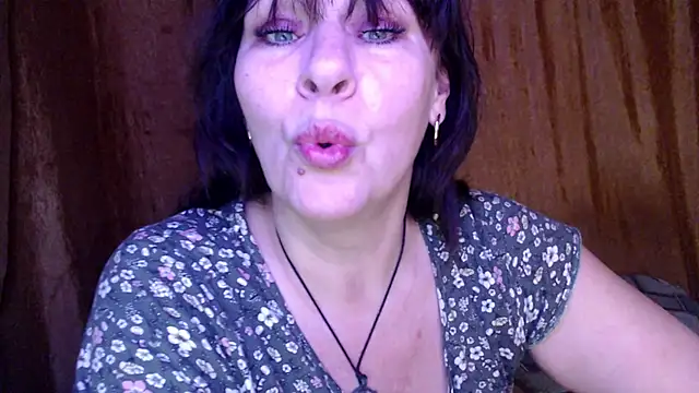 Snapshot of karina_ren_ chatting on 02/07/25, 02:47 karina ren online show from 02/07/25, 02:47